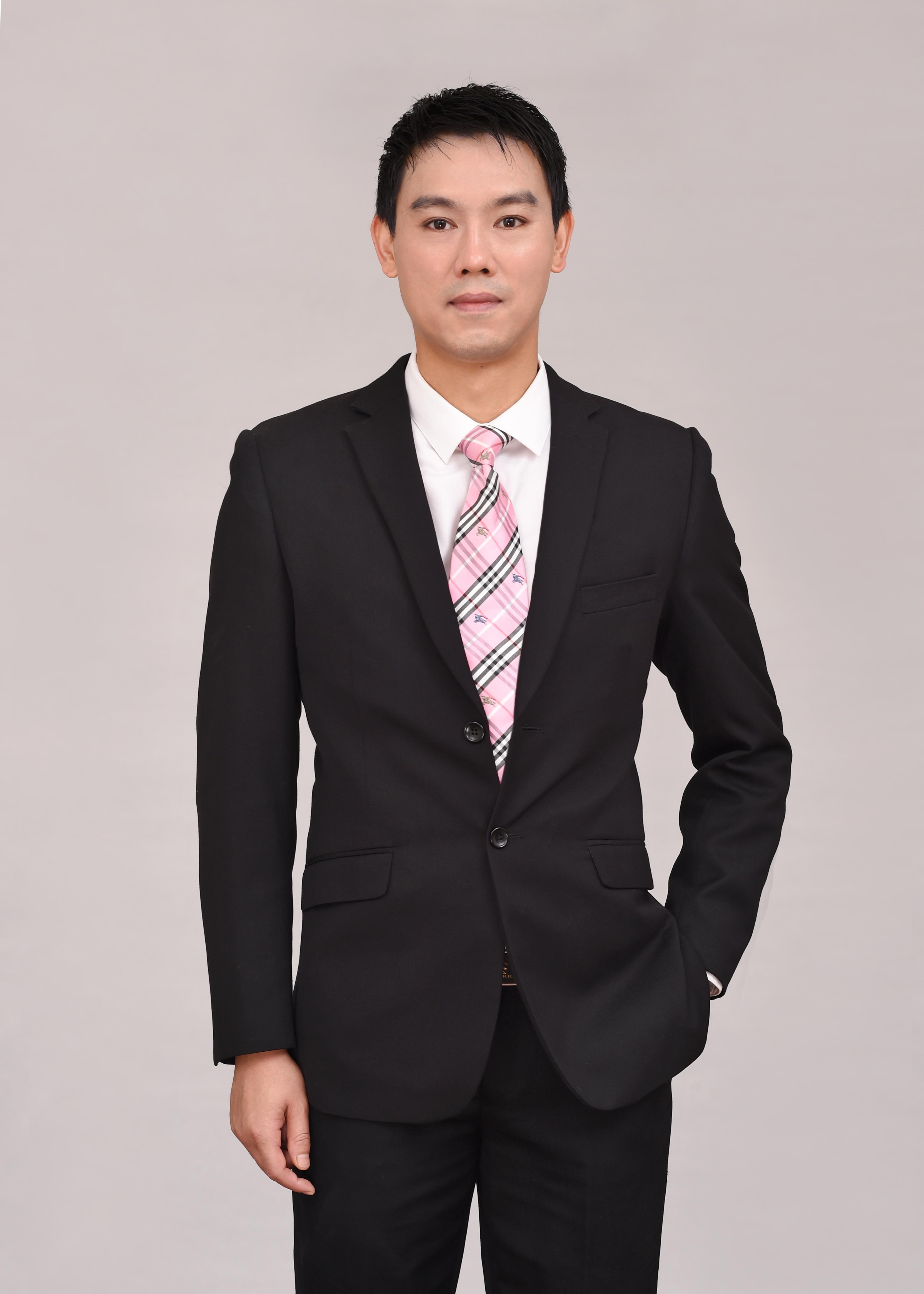 聂晓琴品牌视觉系统总监